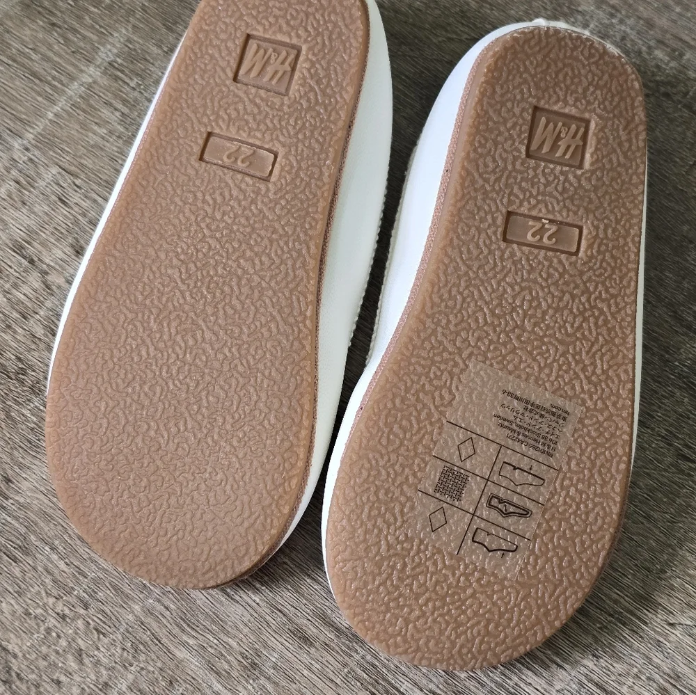 H&M Ballet flats with grosgrain trim
